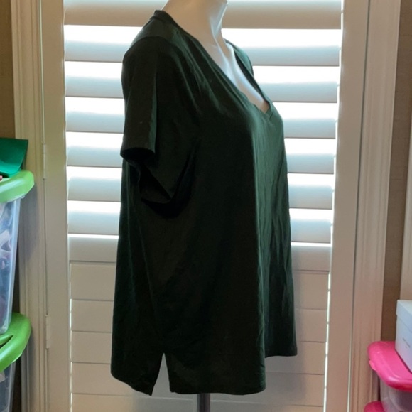 dip Dark Green Short Sleeve V-Neck Tee - Picture 2 of 6